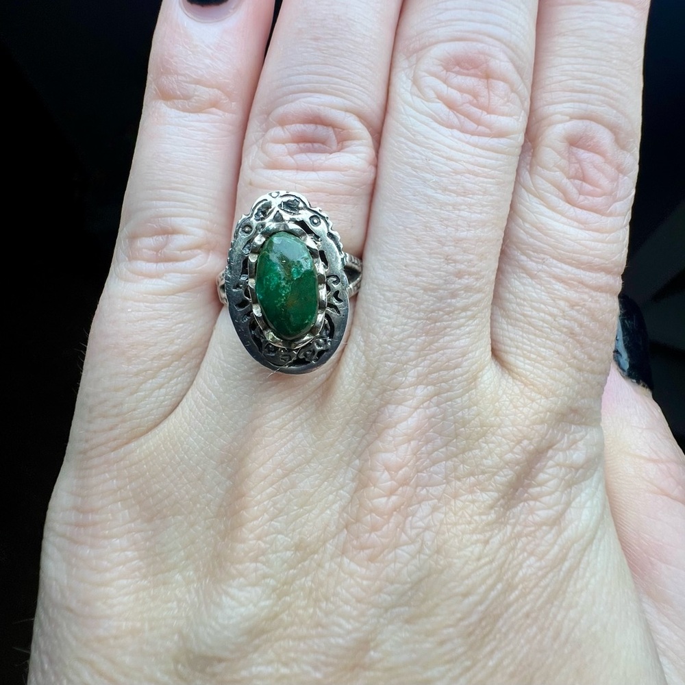 Estate Vintage Sterling Silver Green Stone Cut-Out Design Mexico Ring Size 6.5